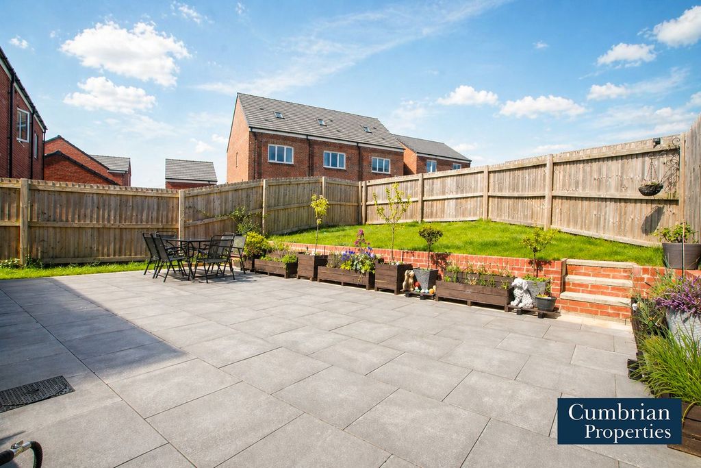 Property photo 2 of 22 Rear Garden