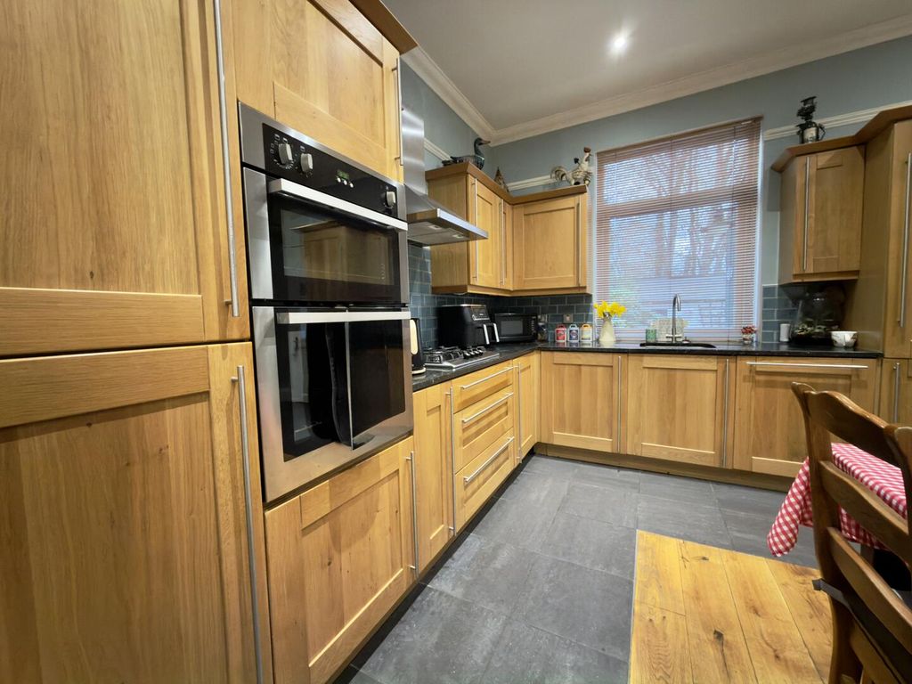 Property photo 3 of 15 Kitchen/Diner