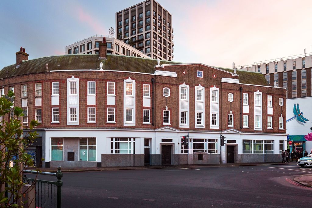 Property photo 1 of 8