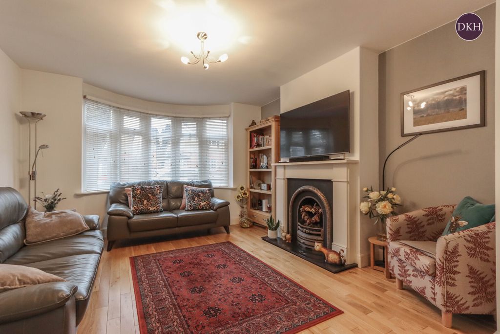 Property photo 2 of 15 Picture No. 11