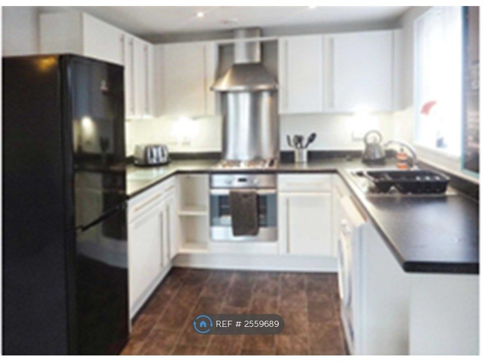 Property photo 3 of 9 Kitchen