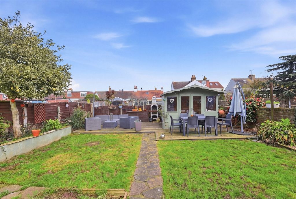 Property photo 2 of 19 Picture No. 25