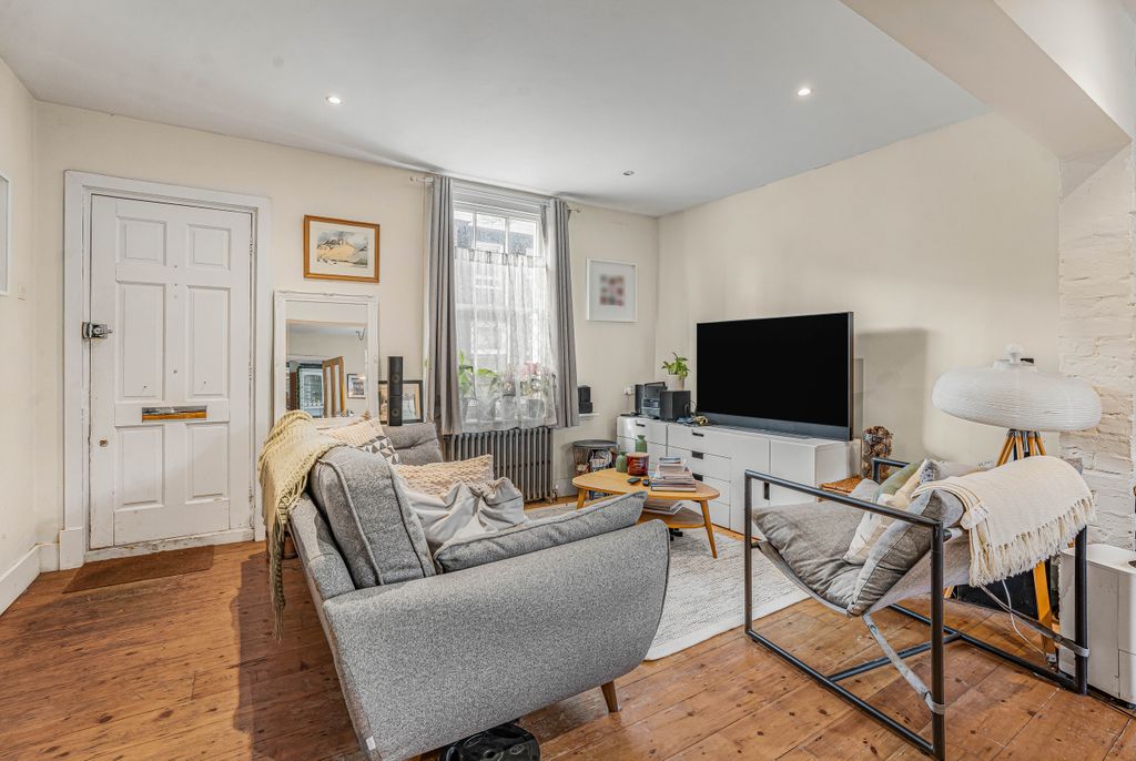 Property photo 2 of 18 Lounge/Diner