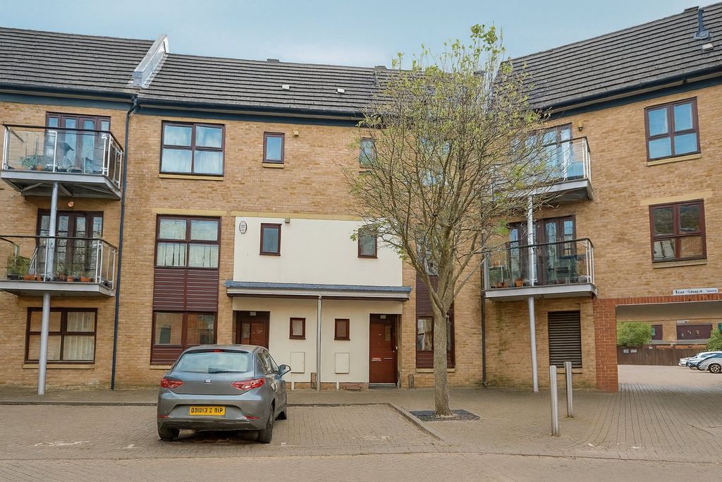 Property photo 1 of 22