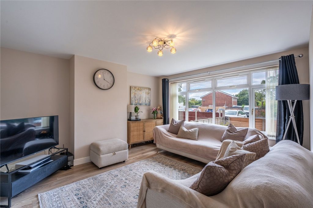 Property photo 2 of 32 Picture No. 10