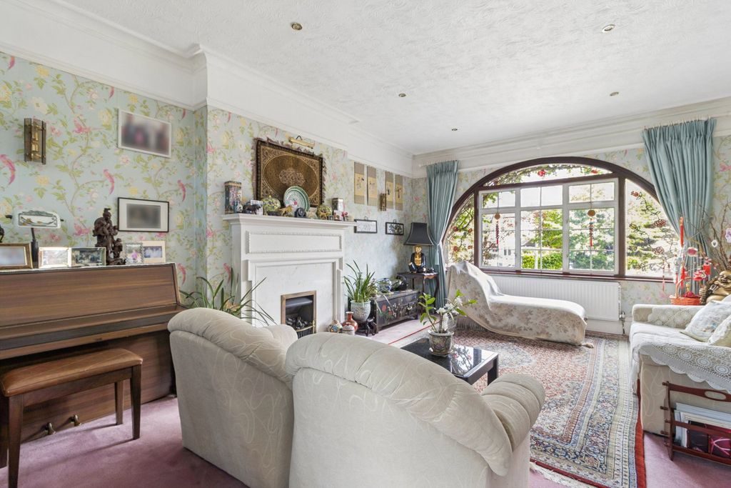 Property photo 2 of 30