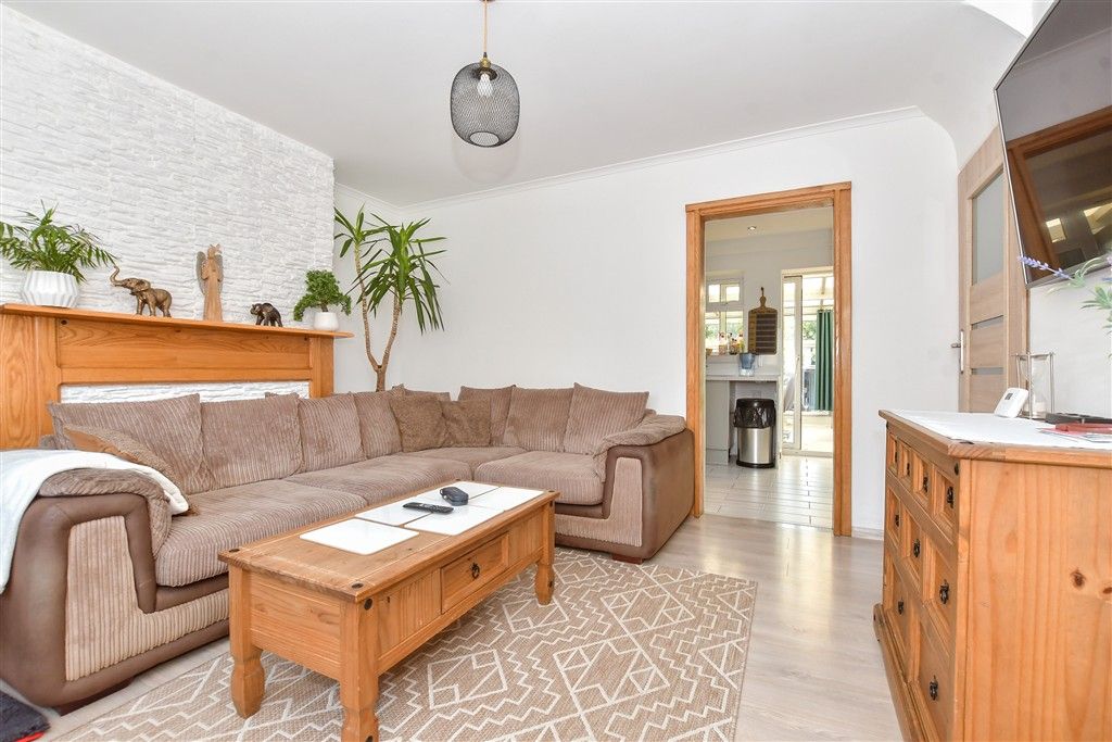 Property photo 2 of 14 Lounge