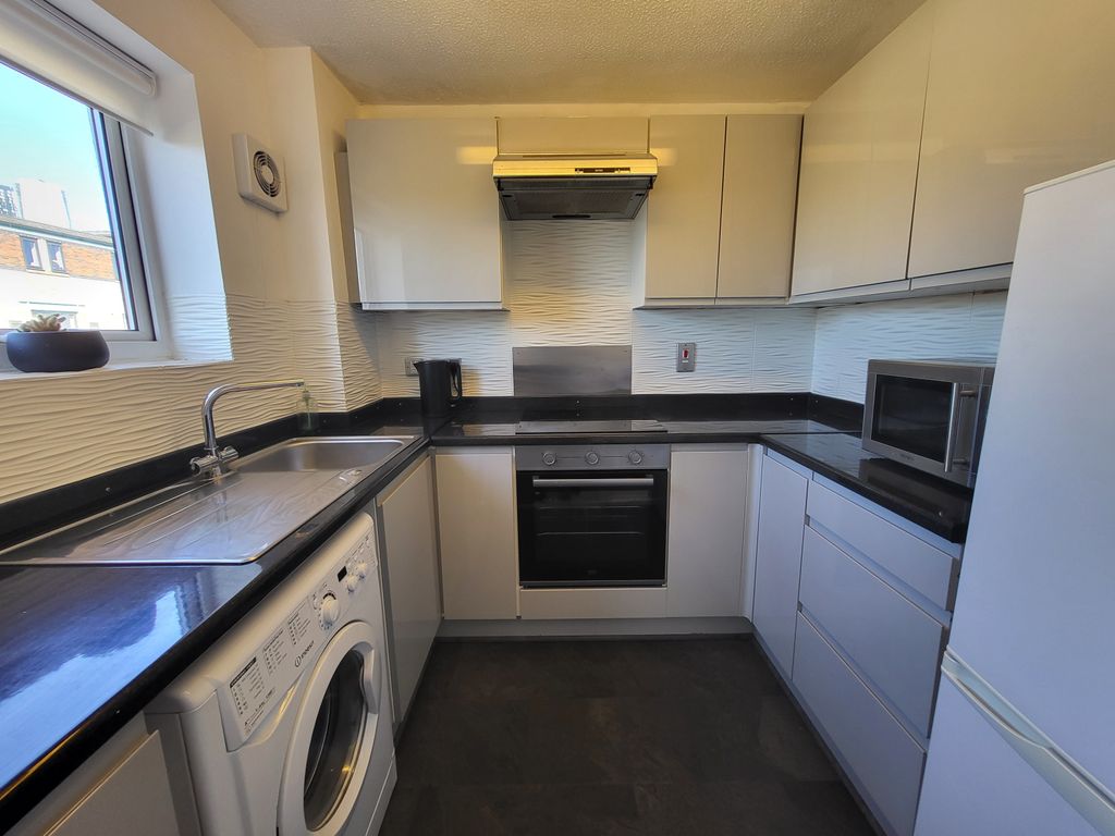 Property photo 3 of 19 Gallery