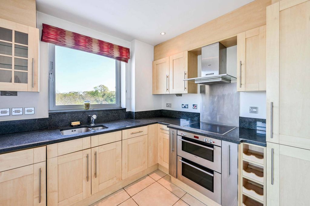 Property photo 3 of 9