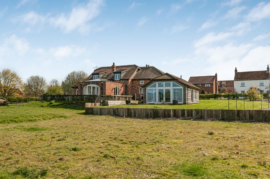 Property photo 3 of 49 West Meadows - New Externals11.Jpg