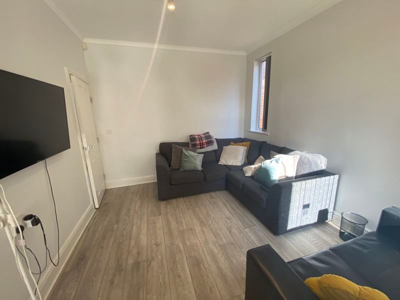 Property photo 2 of 11 Photo 12