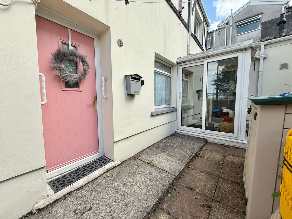 Property photo 2 of 6