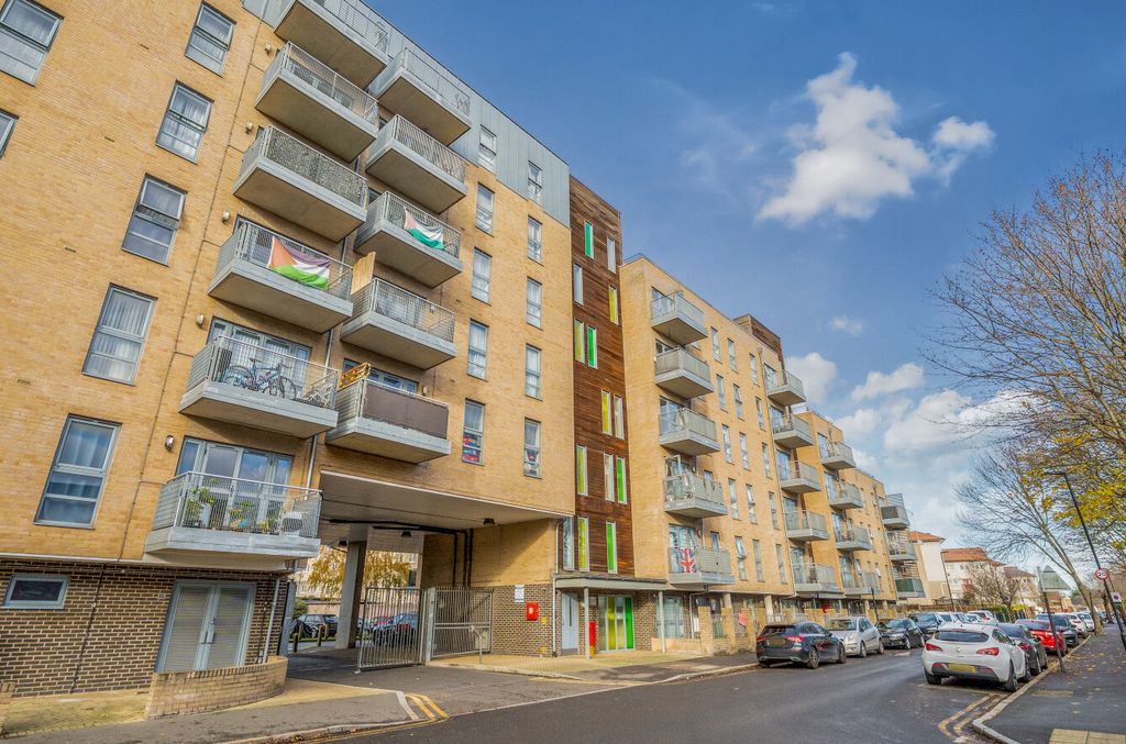 Property photo 1 of 12 1388085-21-6935F1...