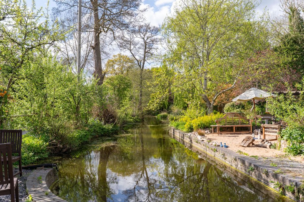 Property photo 3 of 54