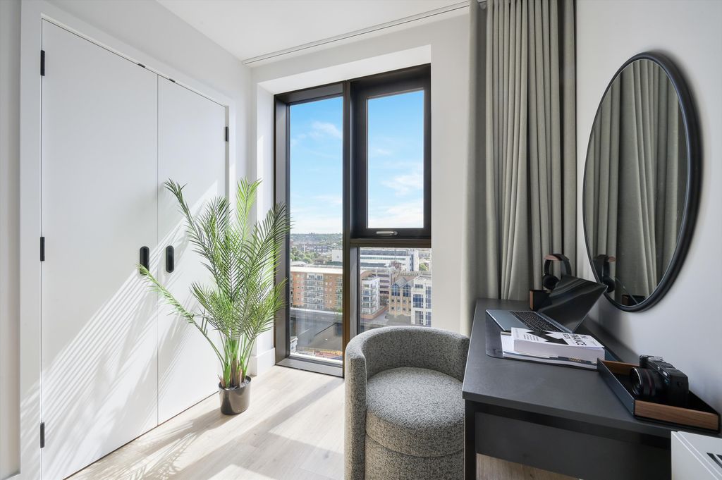 Property photo 2 of 13 Image