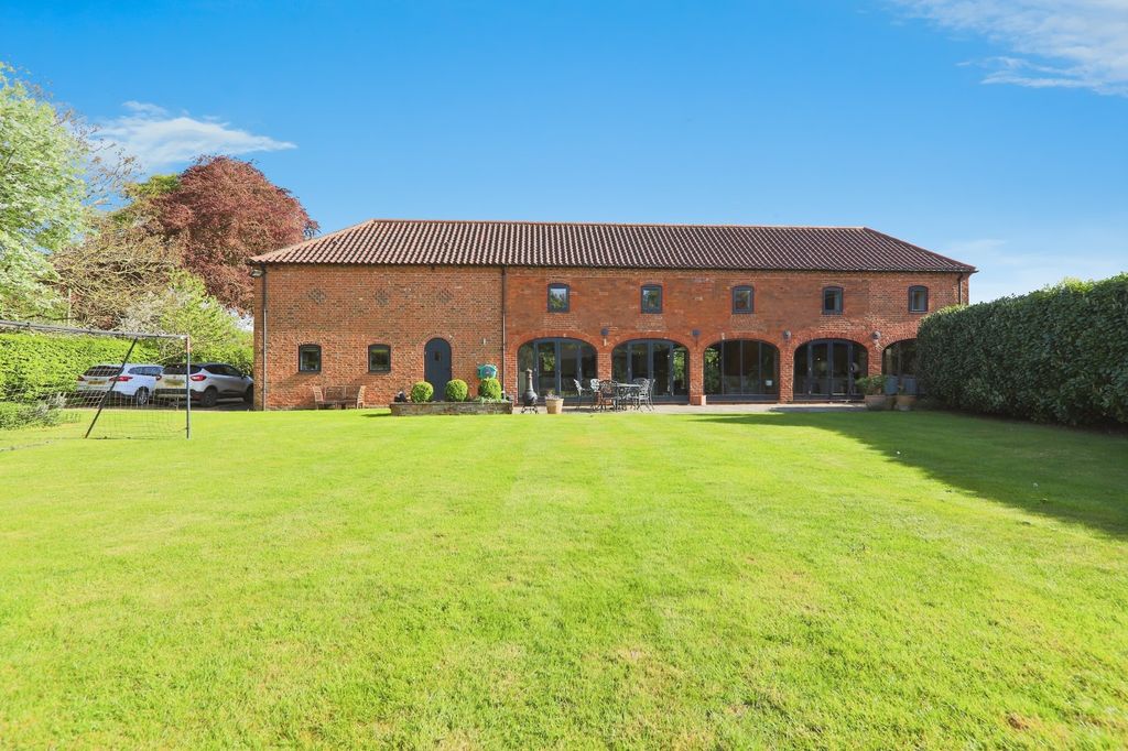 Property photo 1 of 20 4166641