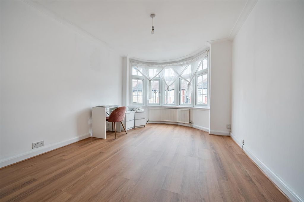 Property photo 1 of 12 1424459-13-69B3Fe0765988.Jpg