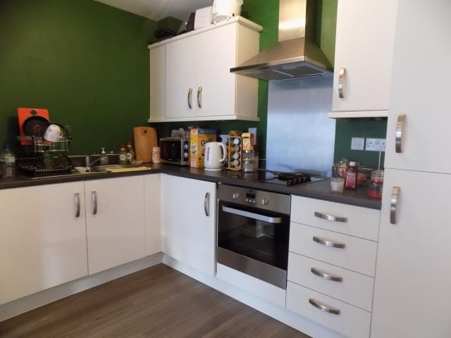 Property photo 3 of 5 Kitchen