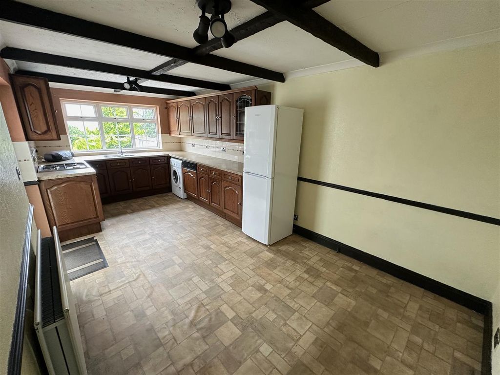 Property photo 2 of 25 Dining Kitchen