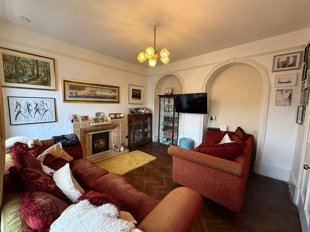 Property photo 2 of 34 Picture No. 12