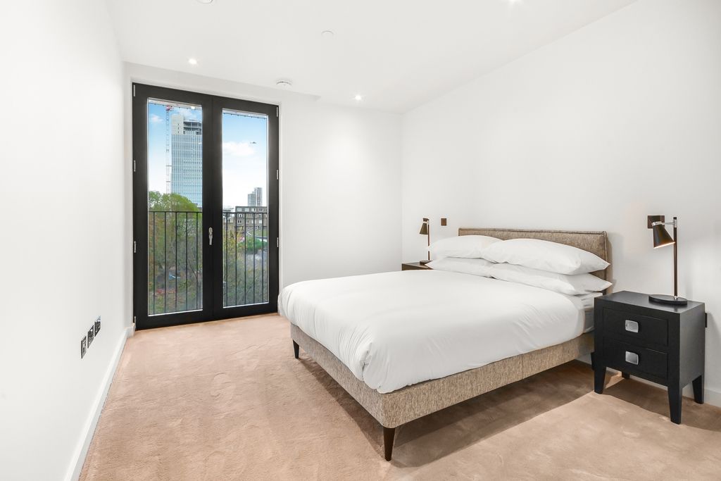 Property photo 3 of 12 Clarendon Court