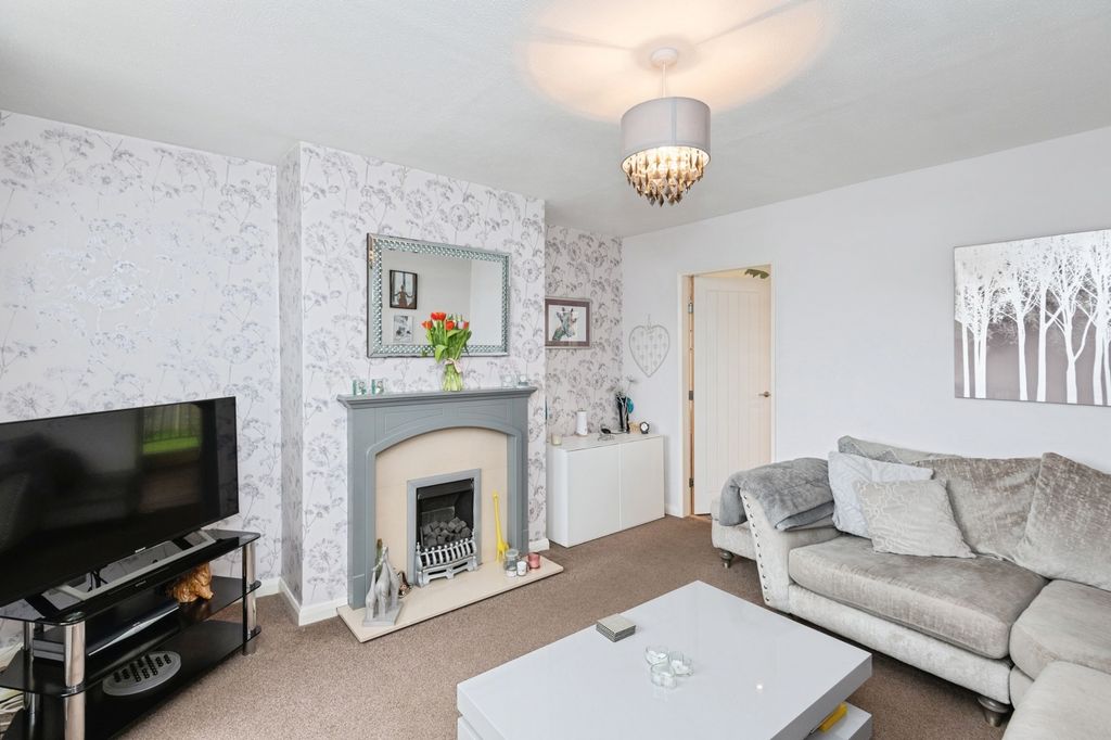 Property photo 3 of 15 Living Room