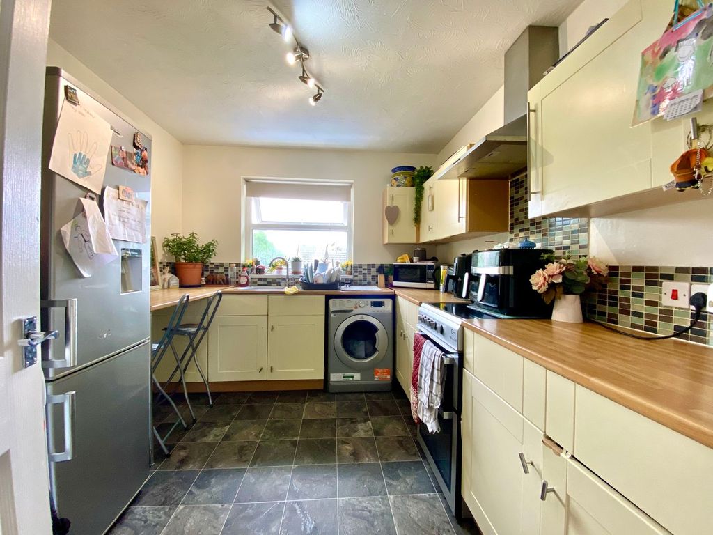 Property photo 2 of 4