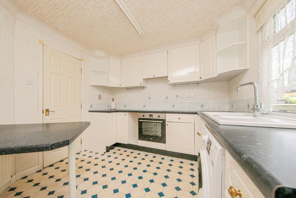 Property photo 3 of 17 Photo