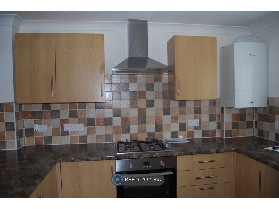 Property photo 3 of 8 Kitchen