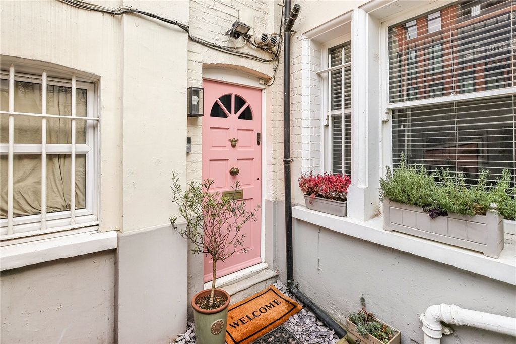 Property photo 2 of 14 Exterior