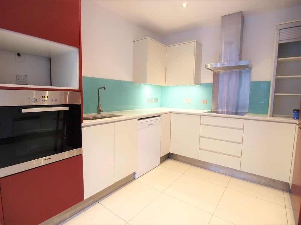 Property photo 3 of 7 Kitchen