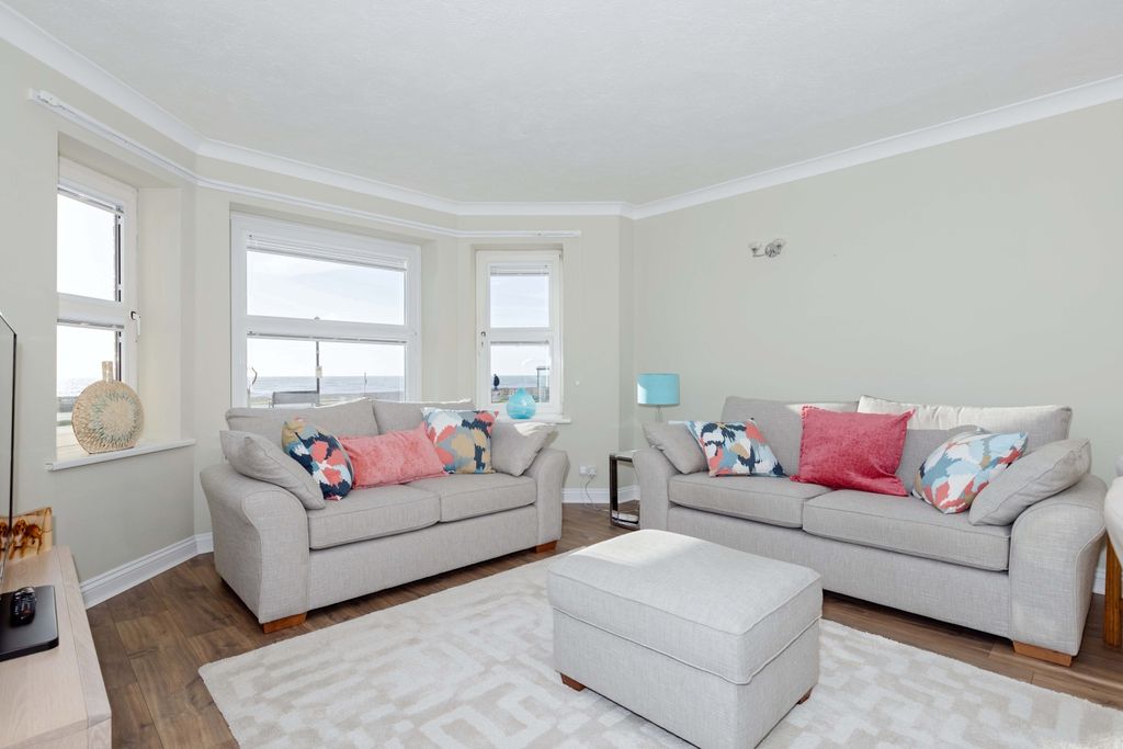 Property photo 3 of 25 Augusta House_12