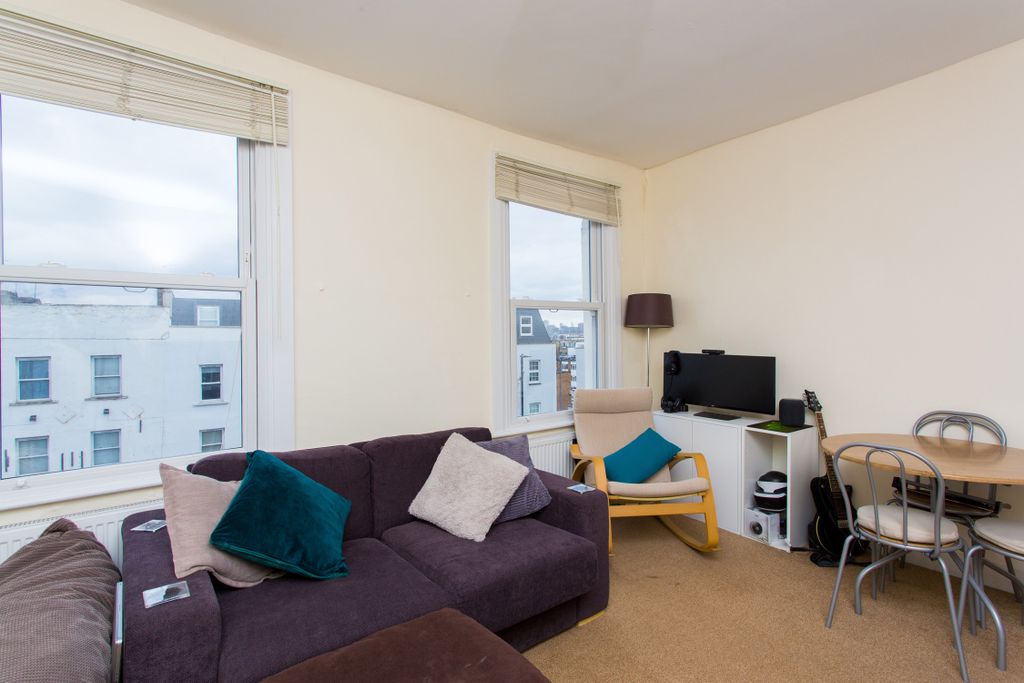 Property photo 3 of 7 3