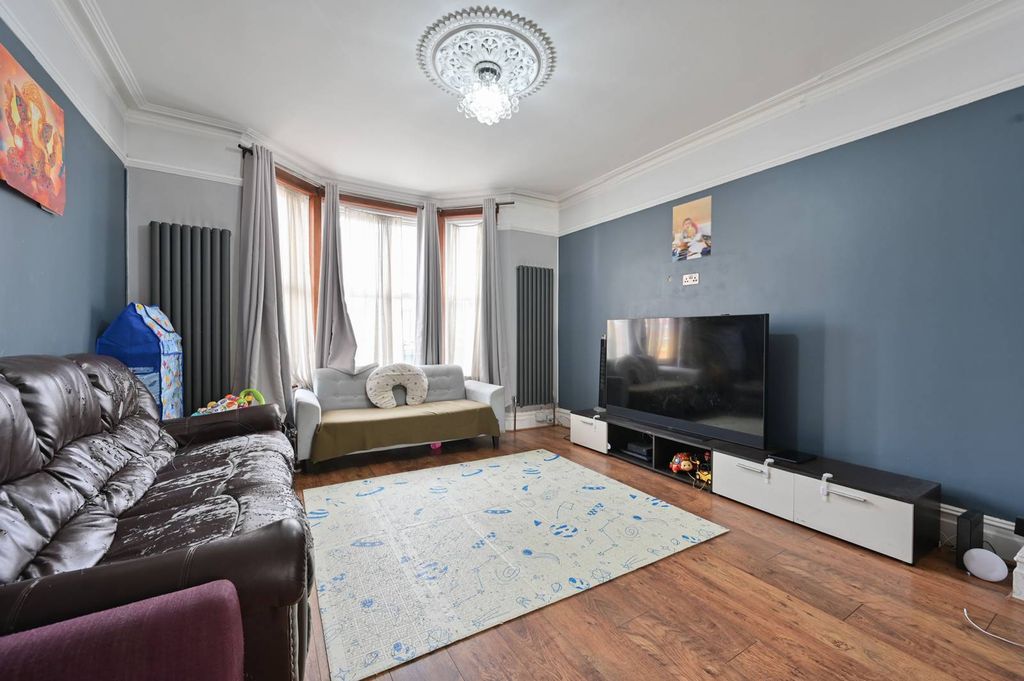 Property photo 2 of 16