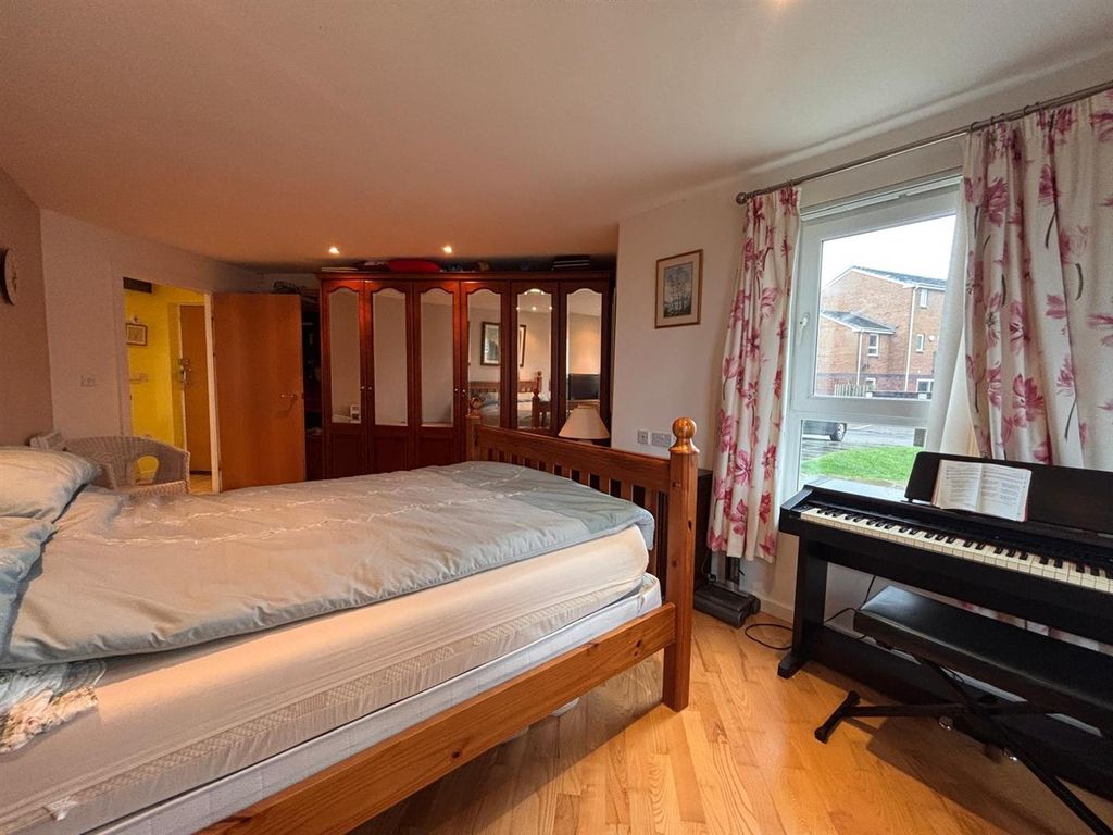 Additional image 13 of 2 bed flat for salePentre Doc Y Gogledd, Llanelli SA15