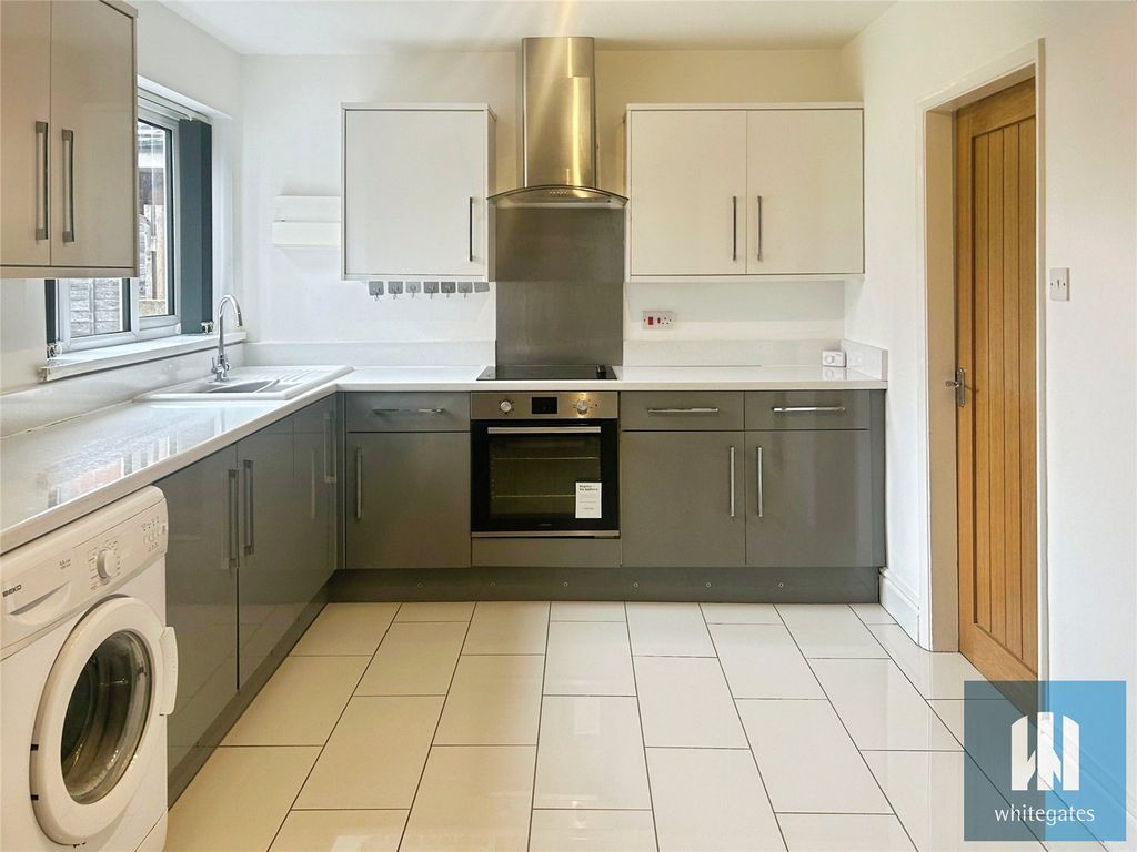 Property photo 2 of 18 Picture No. 17