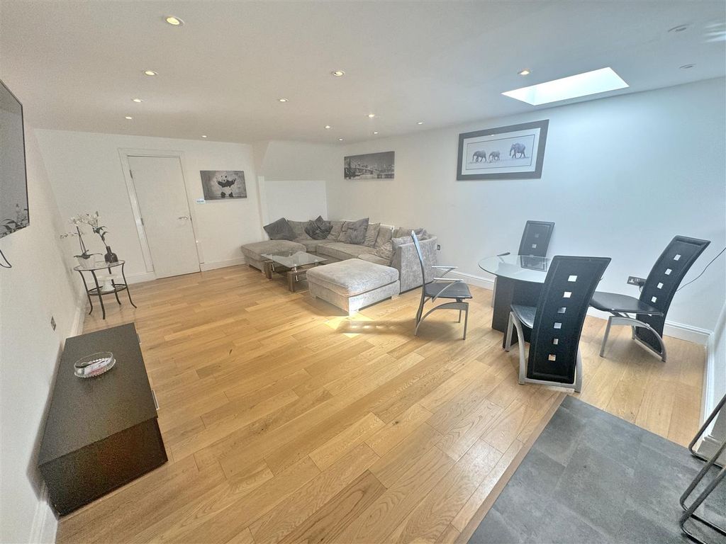 Property photo 2 of 13 Img_9096.Jpg