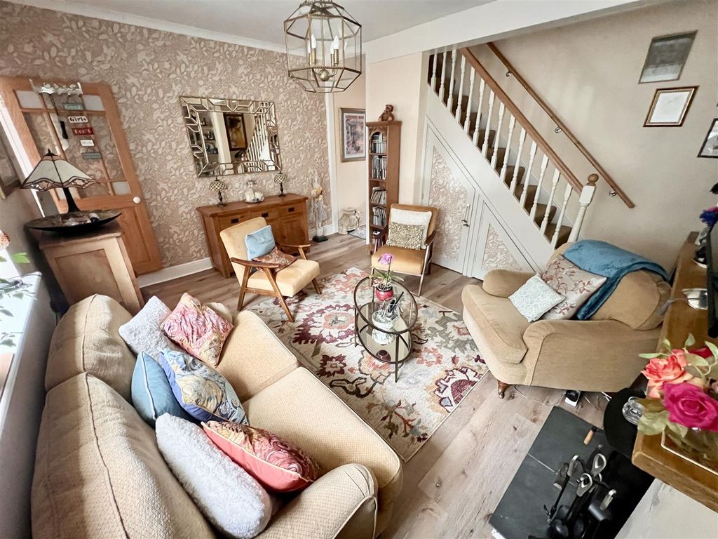 Property photo 3 of 17