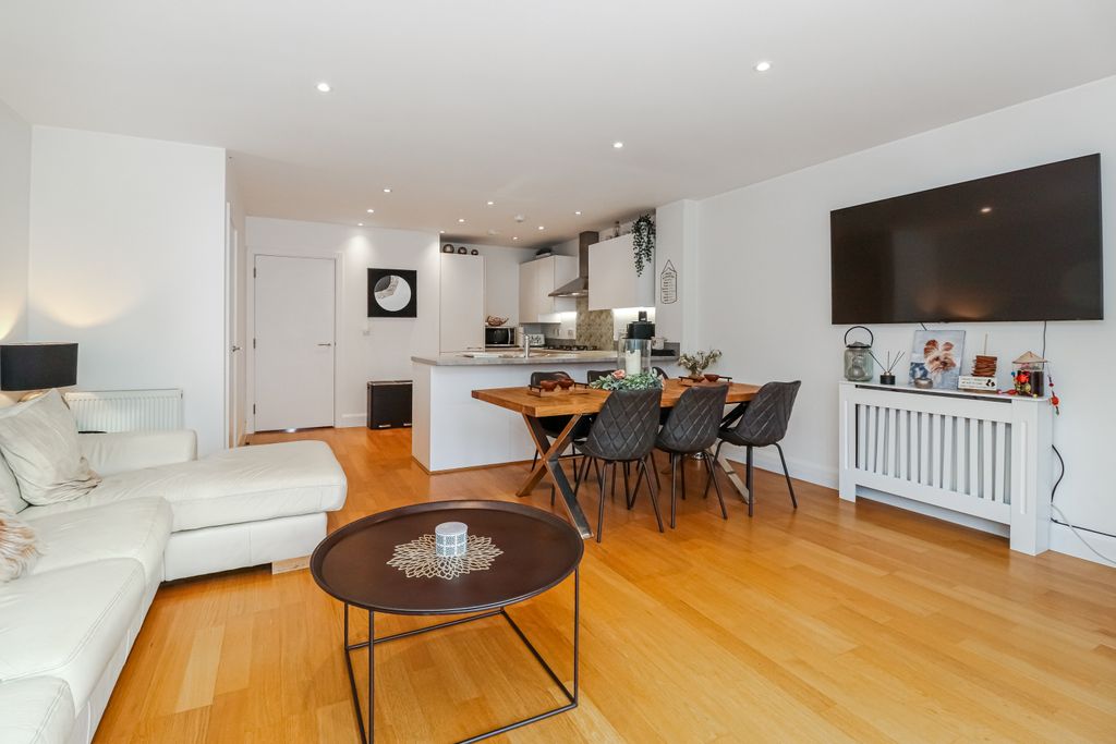 Property photo 1 of 33