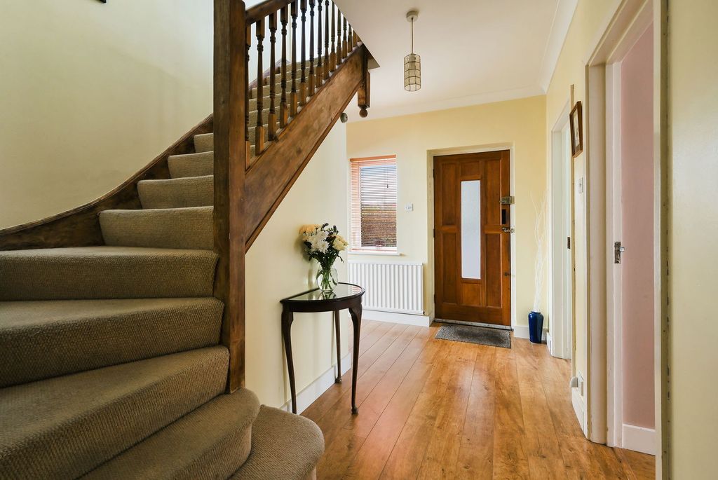 Property photo 3 of 21