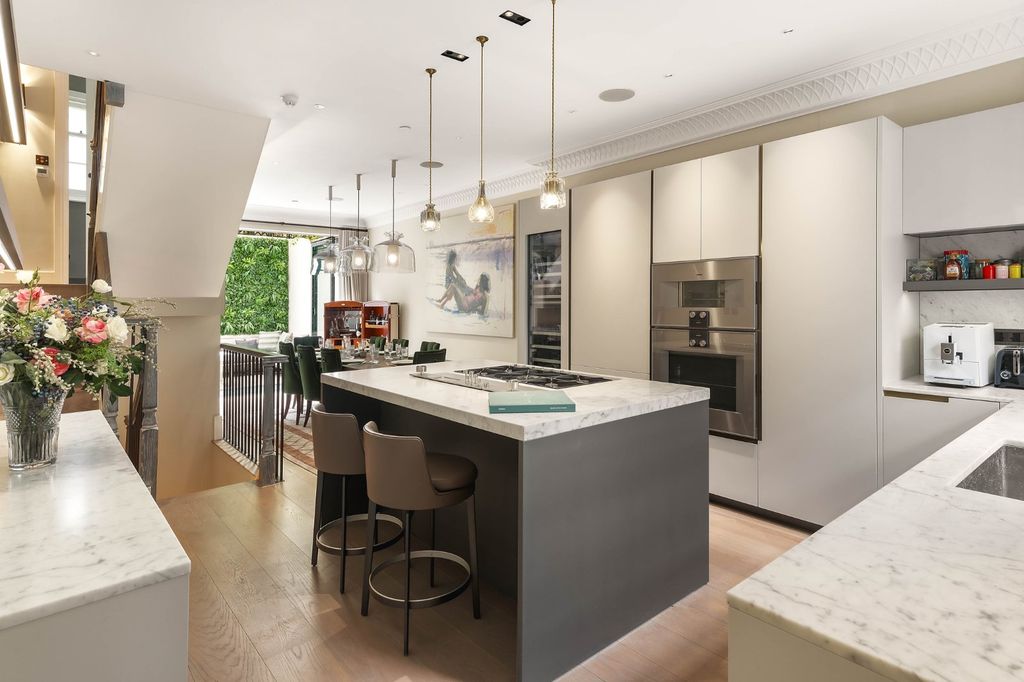 Property photo 2 of 16 Kitchen/Dining