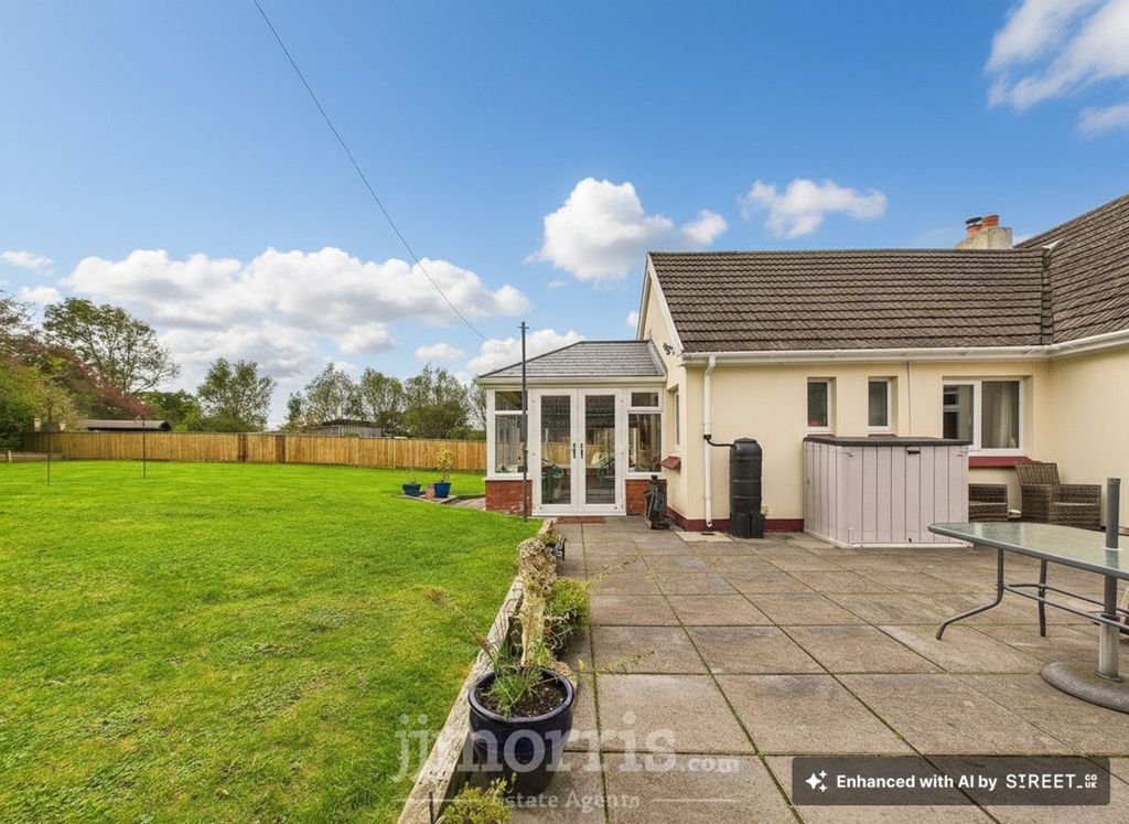 Property photo 3 of 21