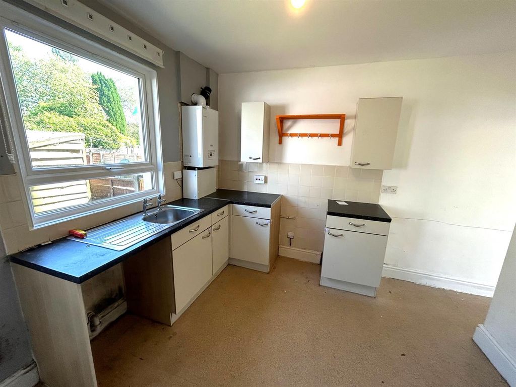 Property photo 3 of 7 Kitchen.Jpg