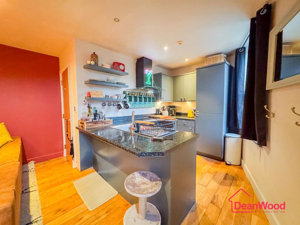 Property photo 2 of 14 Untitled-094.Jpg