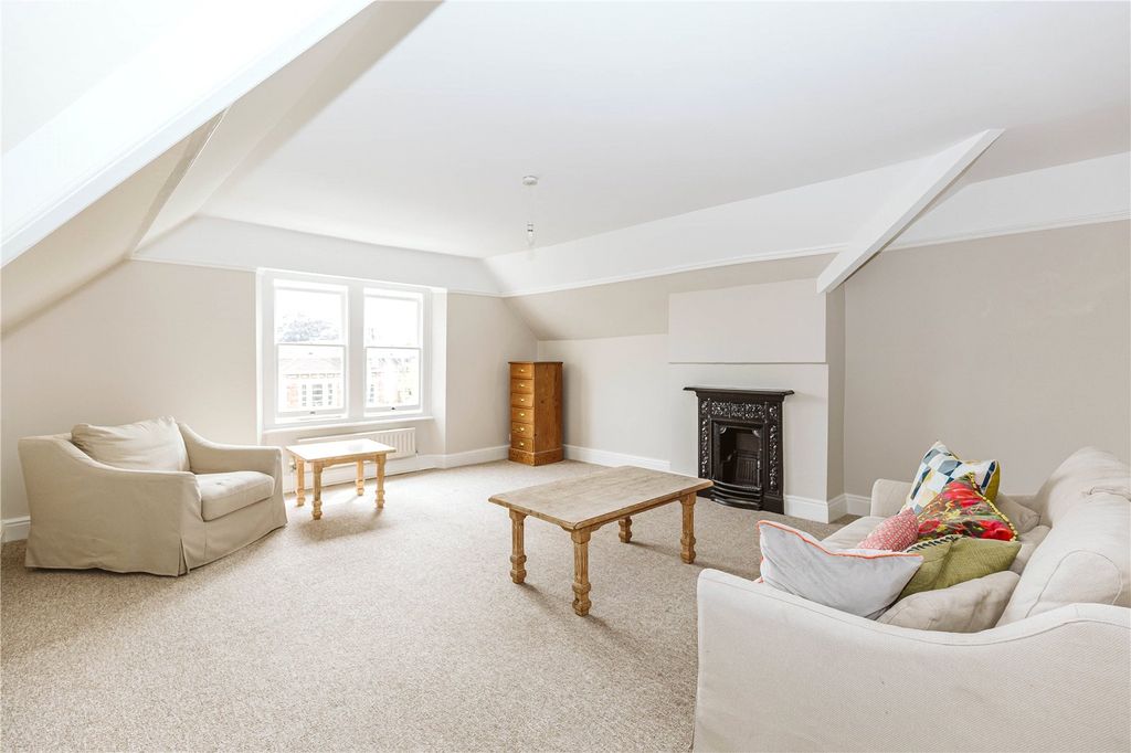 Property photo 2 of 17 Picture No. 01