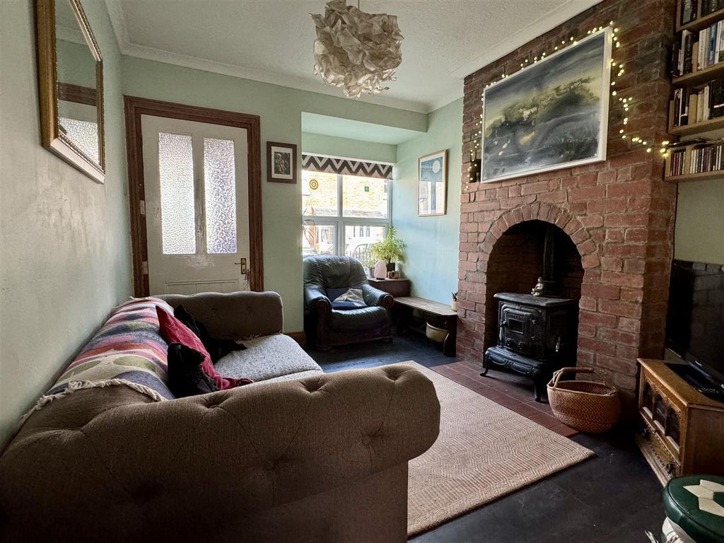 Property photo 3 of 18