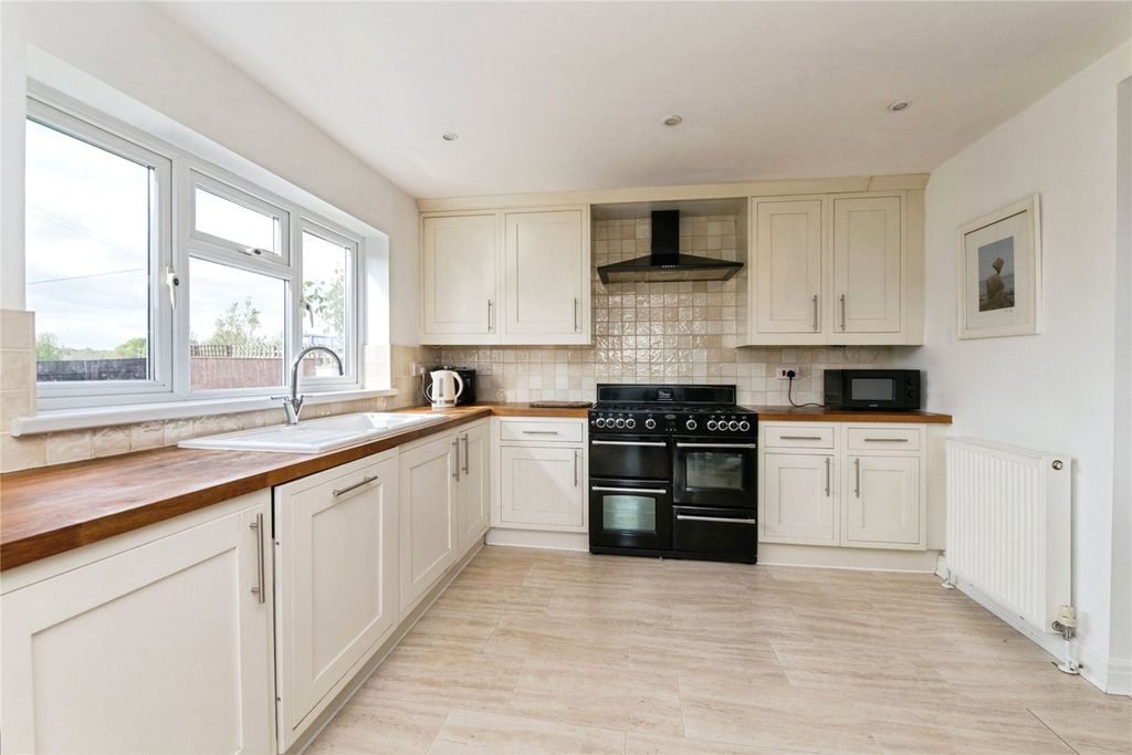Property photo 2 of 17 Picture No. 08