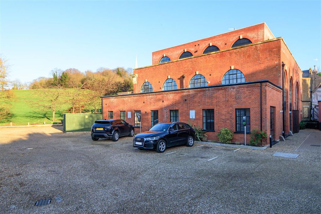 Property photo 1 of 8 Front