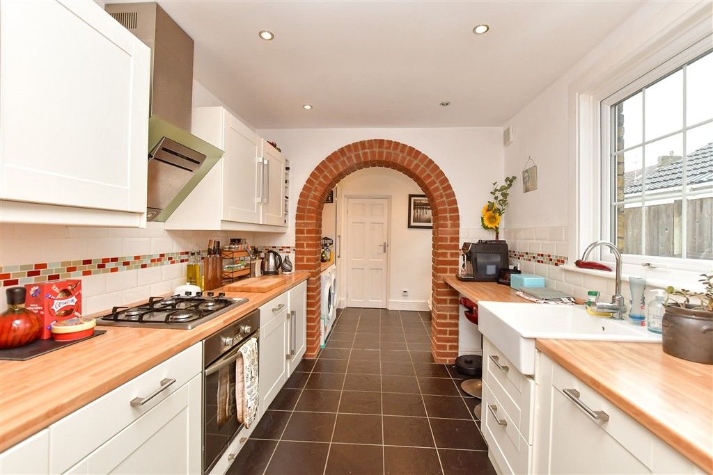 Property photo 2 of 11 Kitchen
