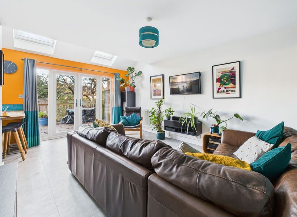 Property photo 2 of 20 Open Plan Living/Kitchen